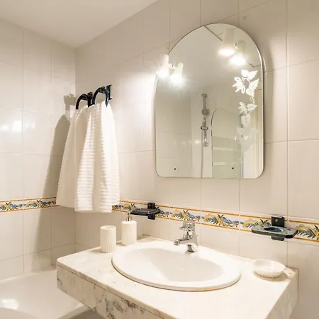 Carihuela, Apartamento Con Vistas Al Mar